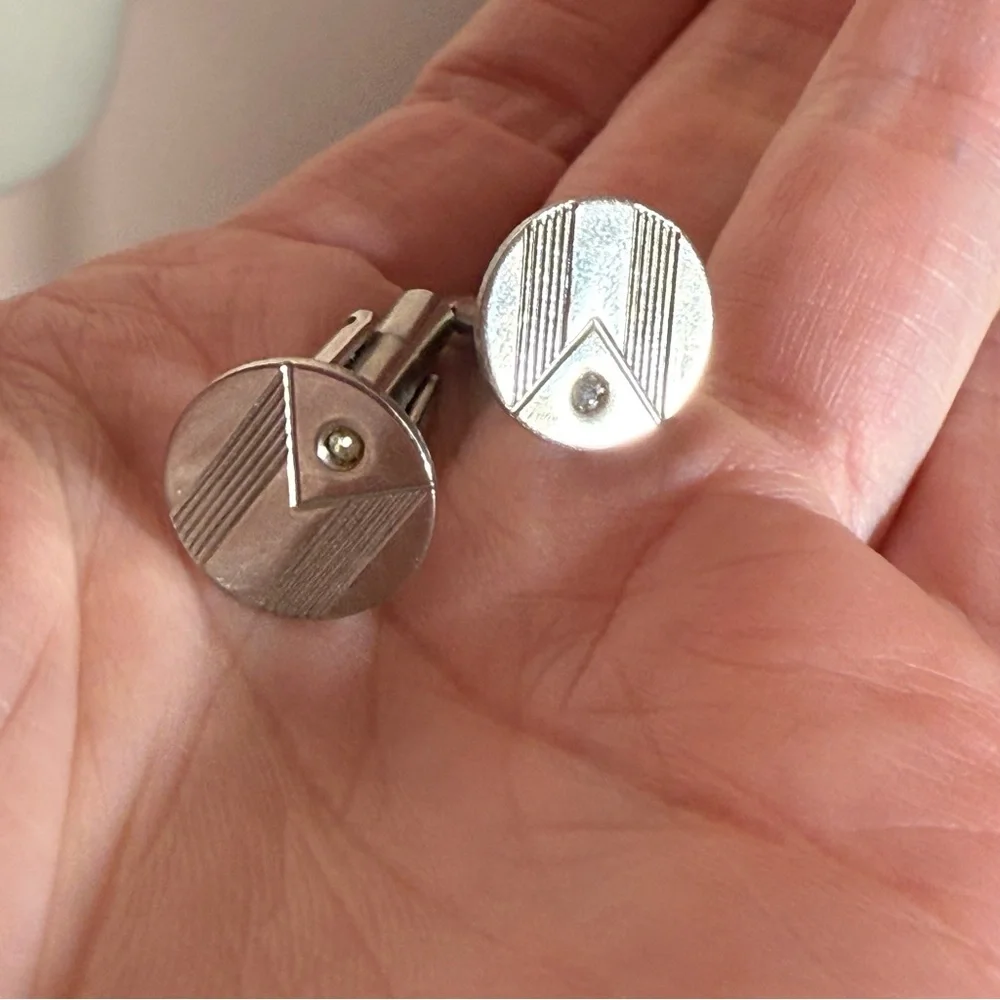 Vintage 1940's art deco silver textured striped round cufflinks